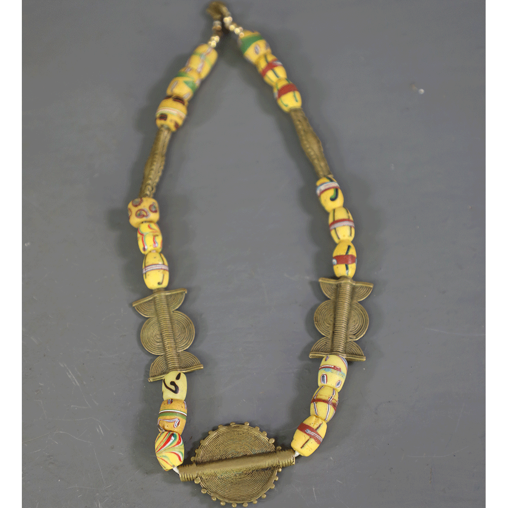 Bijoux traditionnel africain en perles ancien